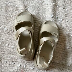 Ugg Goldenglow sandals